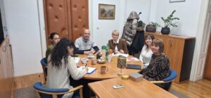  U Vukovaru održan radni sastanak o uključivanju korisnika zajamčene minimalne naknade na tržište rada i provedbi usluge socijalnog mentorstva 